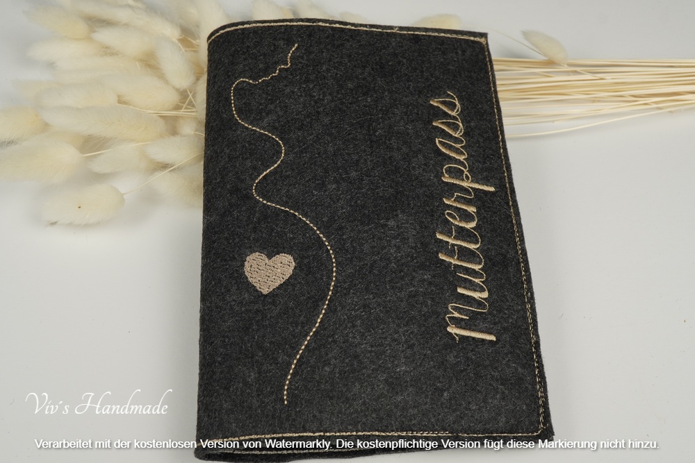Bestickte Hülle für Mutterpass