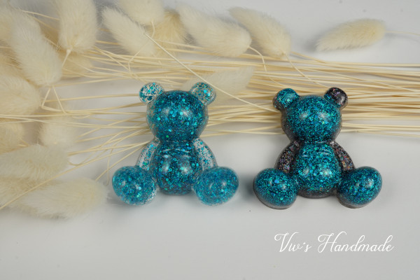 Teddy Magnet Blau Glitzerplättchen Epoxidharz